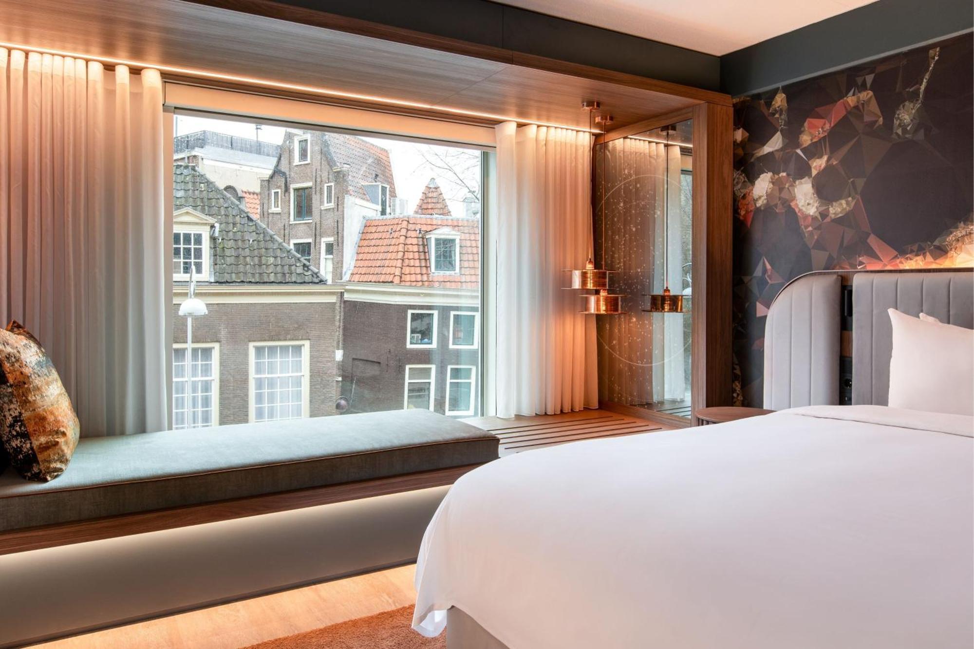 Renaissance Amsterdam Hotel Exterior photo